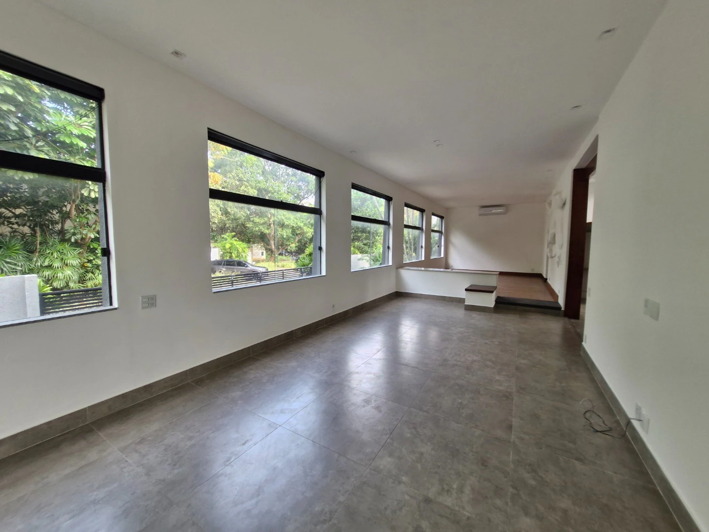 Private pool in a 4-bedroom house, 580 m² — photo 4