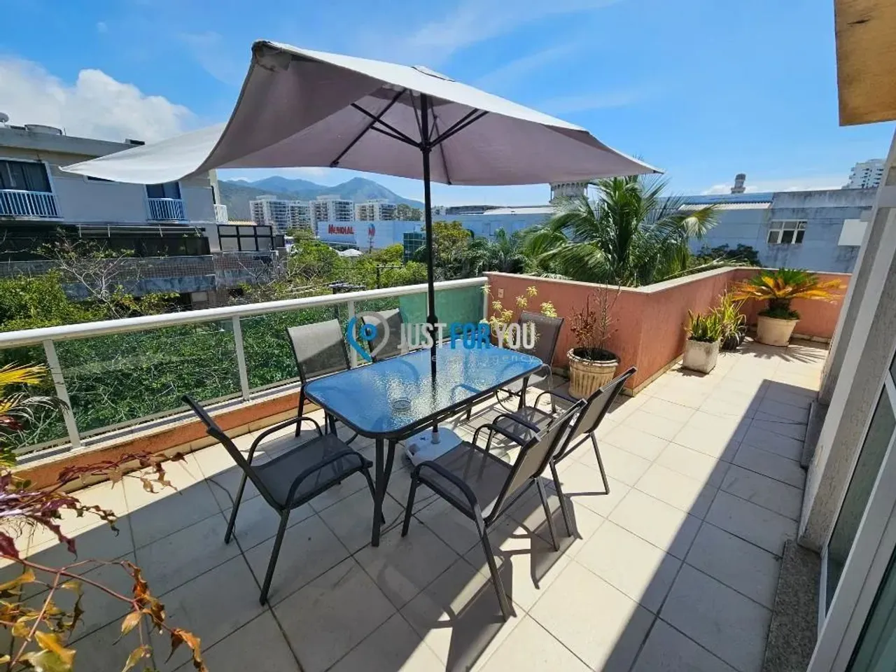 Furnished 2-bedroom apartment with 155 m² — photo 11