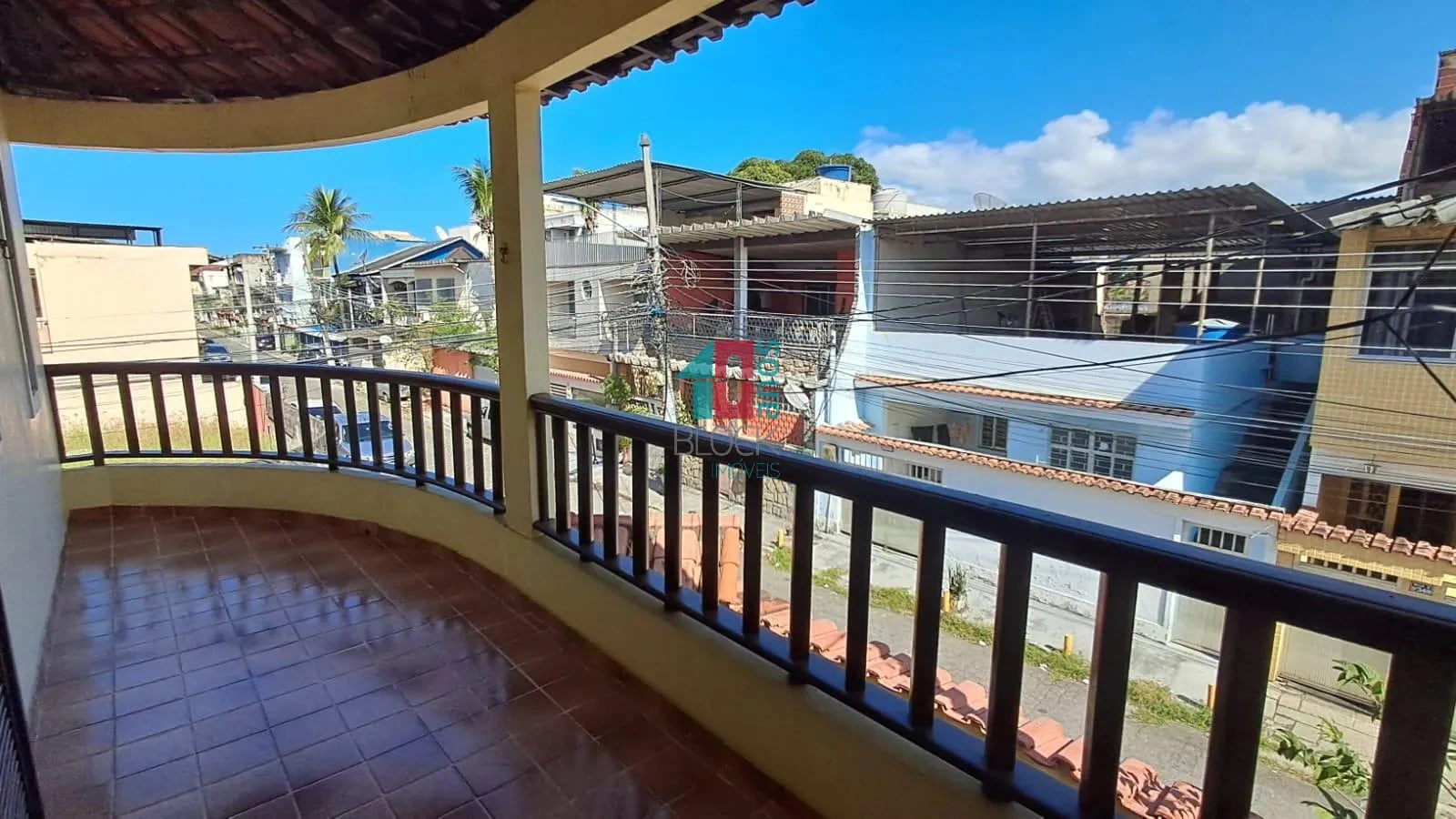House with 3 bedrooms, balcony and private garden — photo 3