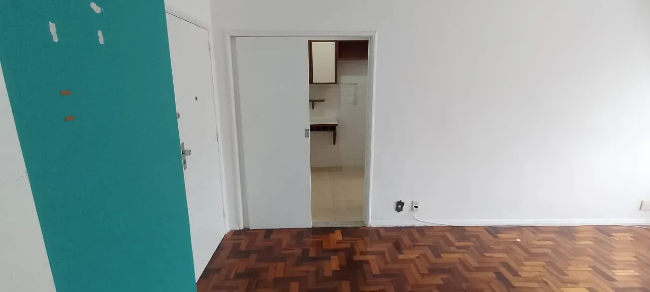 One-bedroom apartment with a mountain view in Rio de Janeiro — photo 15
