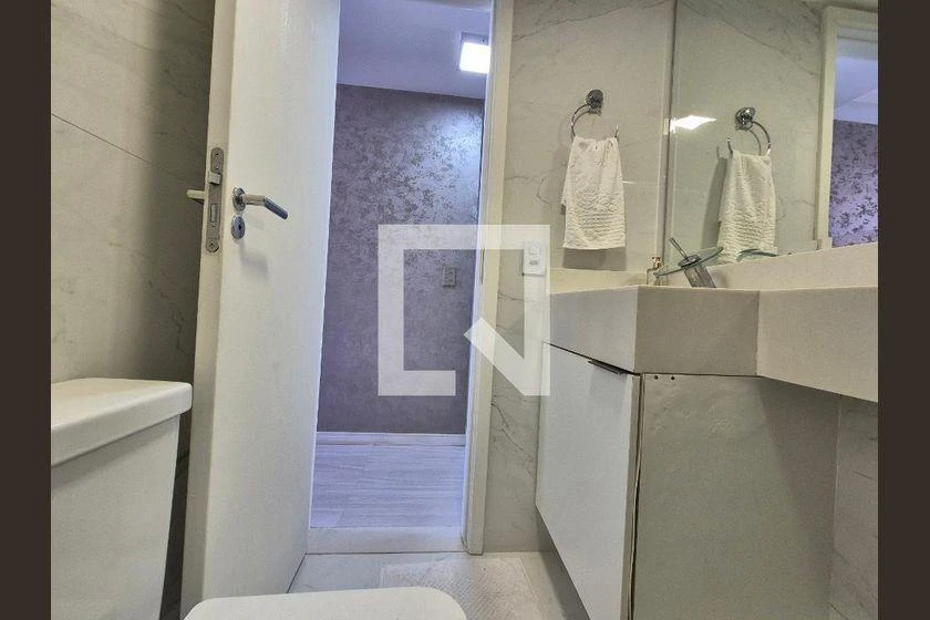 Furnished apartment with 5 bedrooms, balcony and 196 m² — photo 46