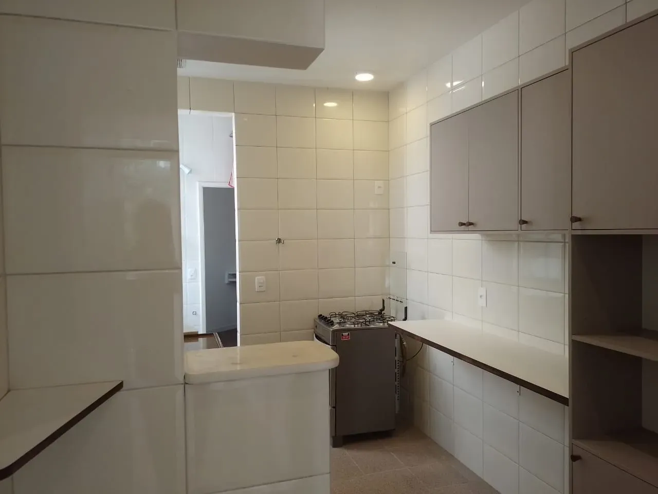 Furnished apartment, 77 m², with a bathtub — photo 2