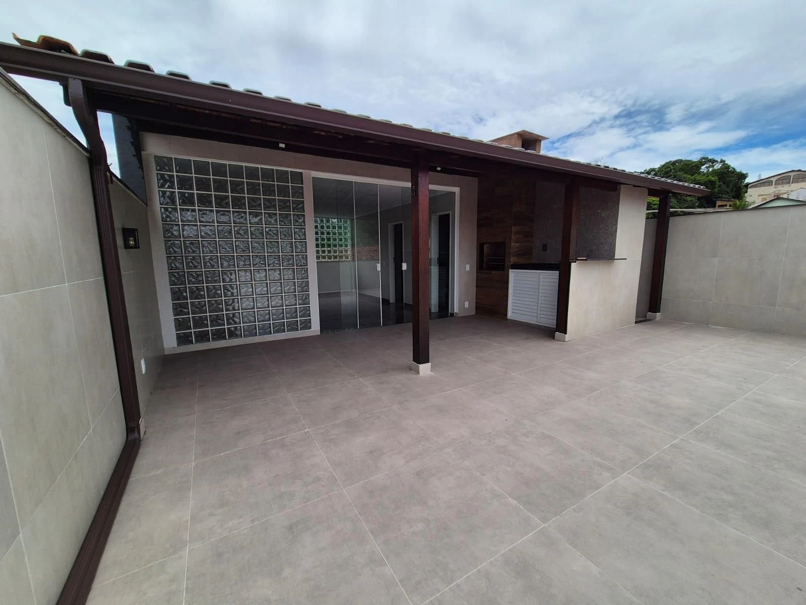 Unfurnished house with 5 bedrooms and integrated kitchen — photo 10