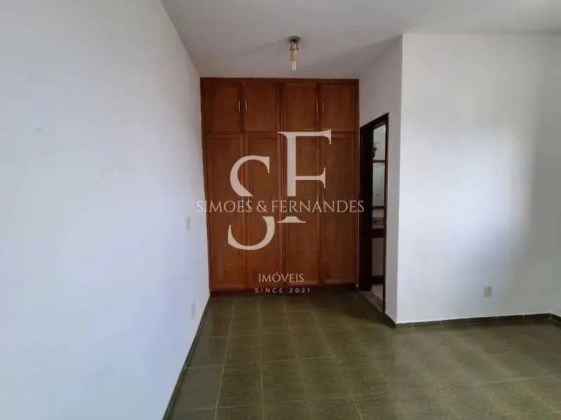 Unfurnished apartment with 3 bedrooms and 2 parking spots — photo 3