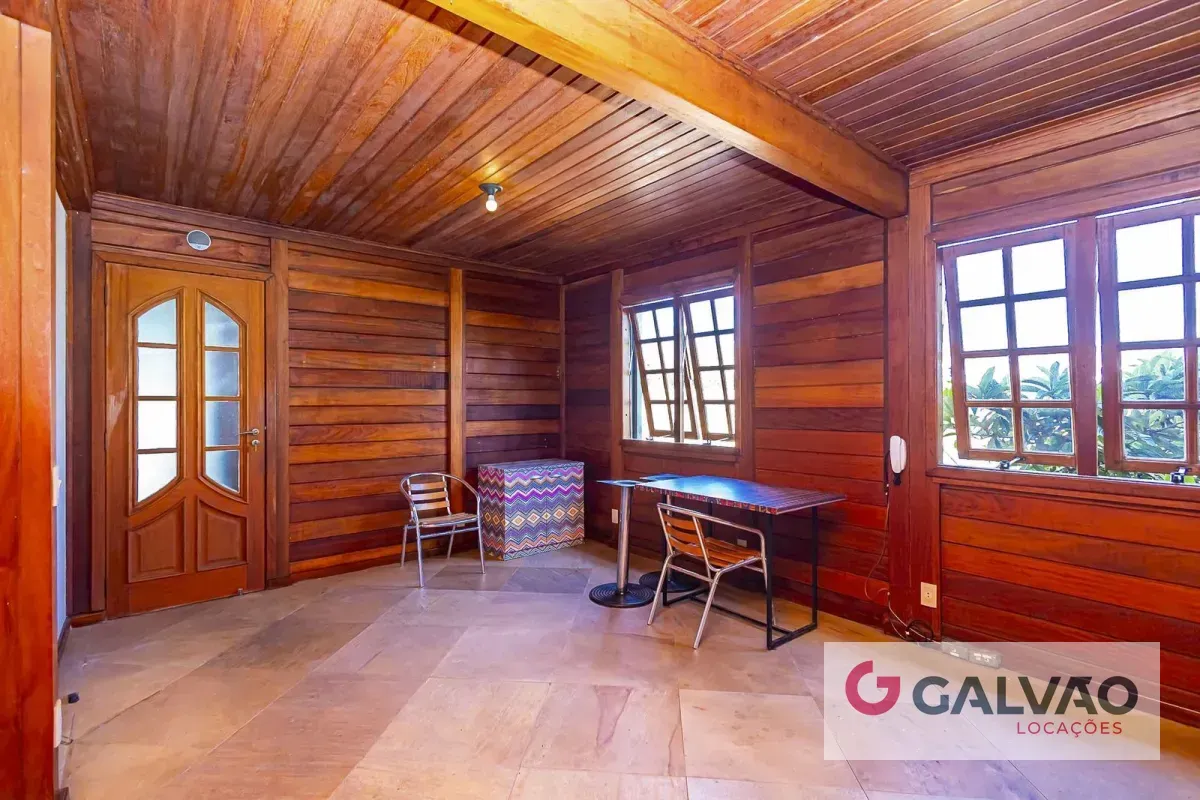 Casa sin amueblar con 3 dormitorios, cocina cerrada y balcón — photo 5