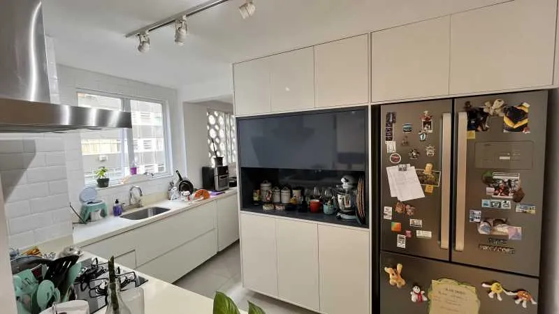 Furnished 3-bedroom apartment with 3 bathrooms — photo 20