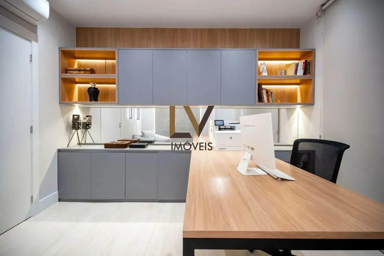 Furnished 4-bedroom apartment with open-plan kitchen — photo 8