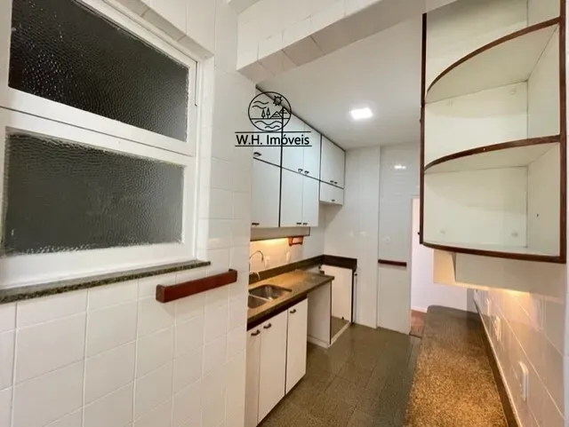 3-bedroom apartment with wood or laminate floors — photo 22