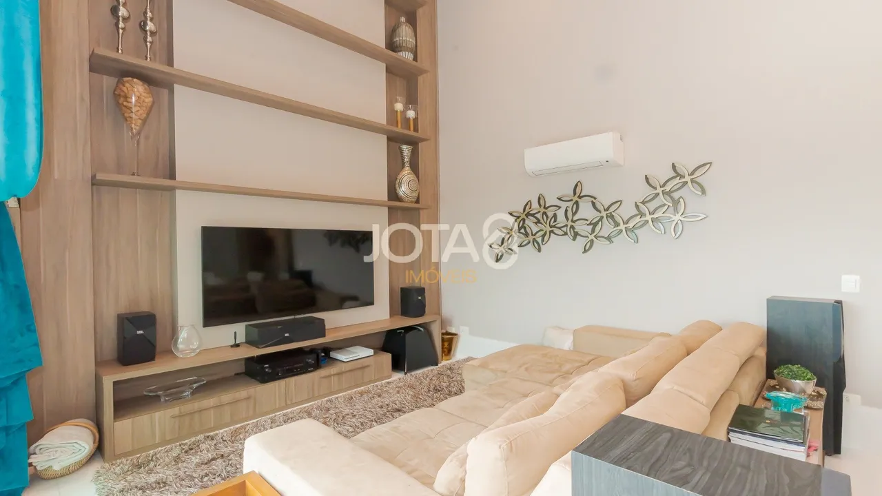 298 m² apartment with 3 en-suite bedrooms and balcony — photo 4