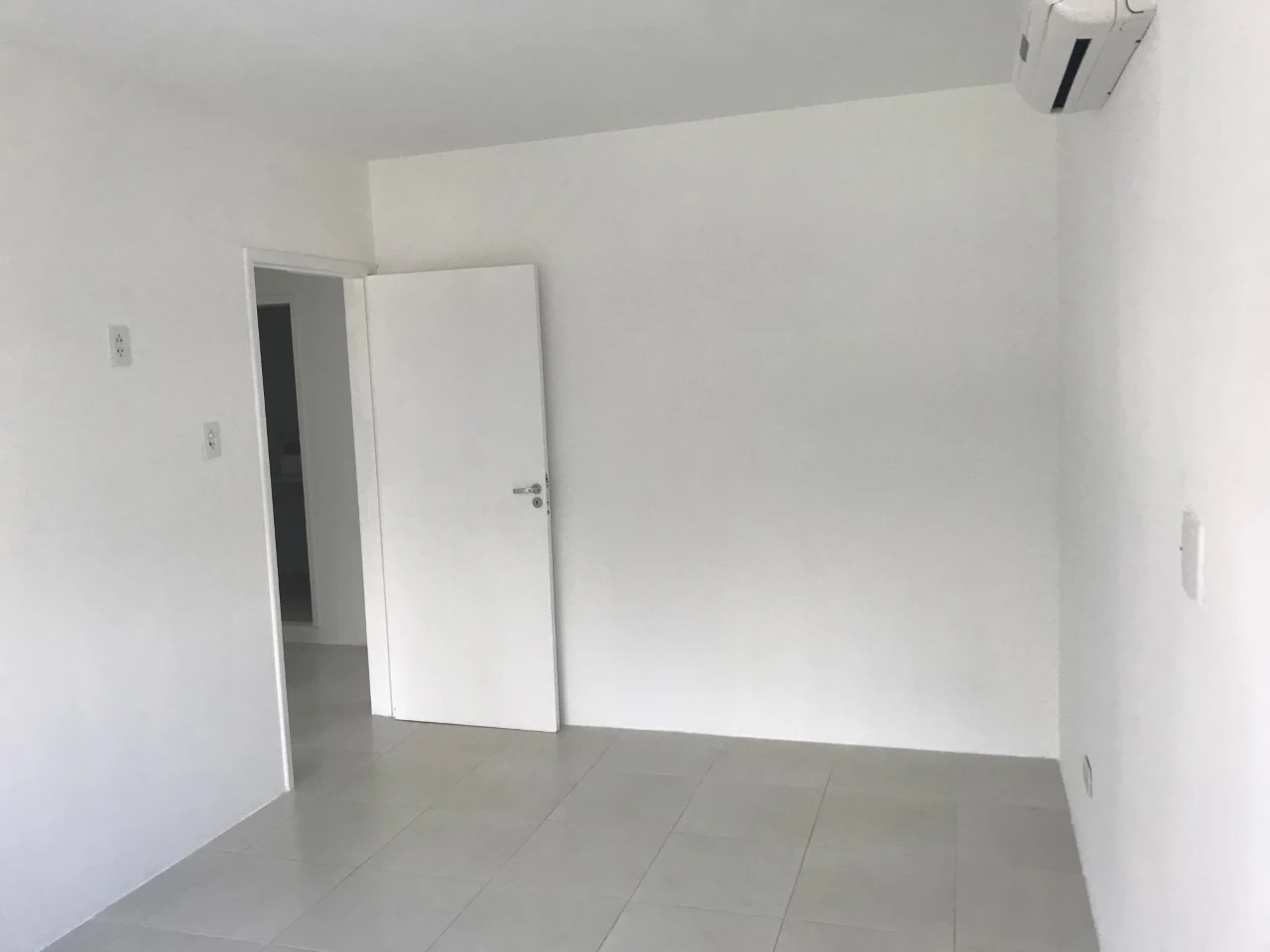 Departamento de 3 dormitorios con bañera en Florianópolis — photo 17
