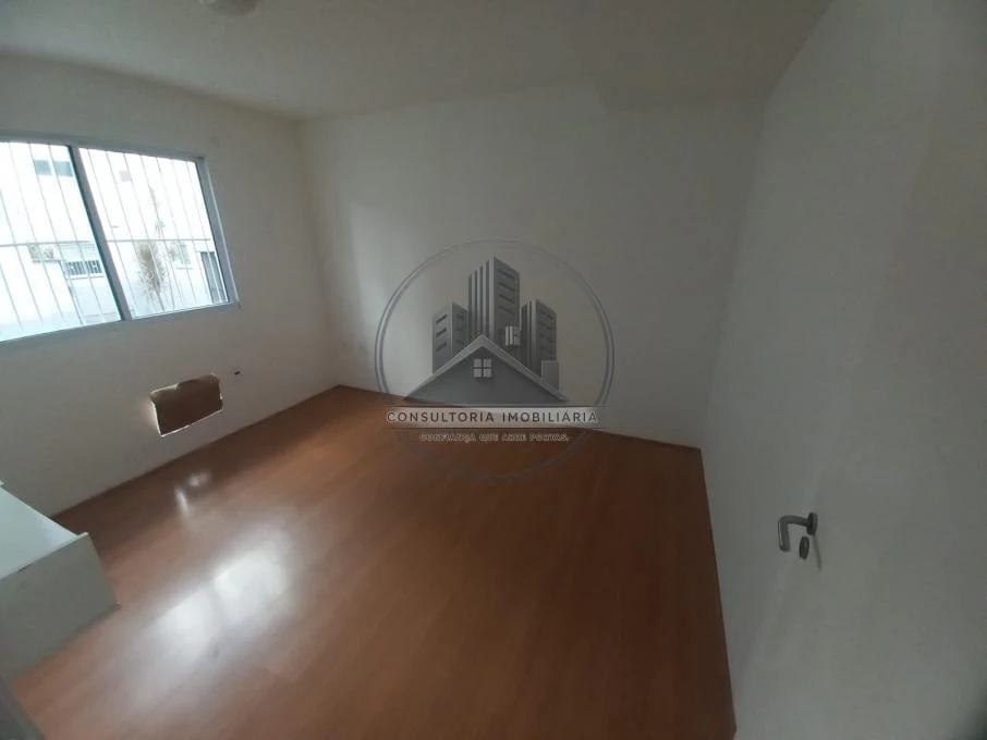 Apartamento de 1 quarto com piso de madeira ou laminado — photo 9