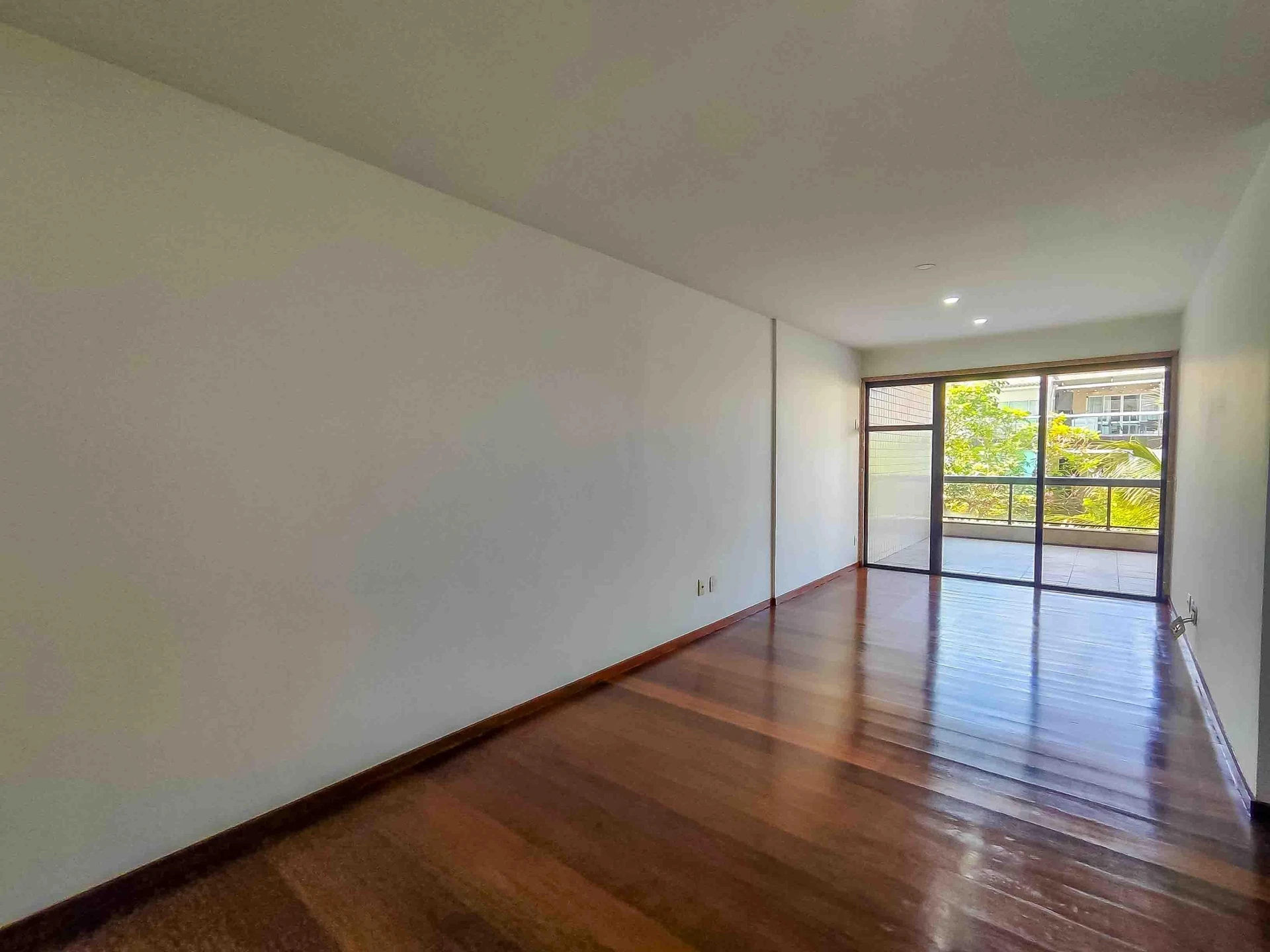 Apartamento sem mobília com 3 quartos e área de lavanderia — photo 9