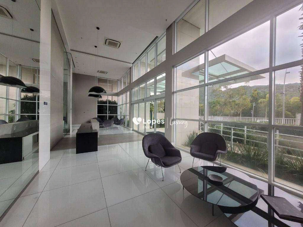 Furnished 2-bedroom apartment with a private BBQ — photo 21