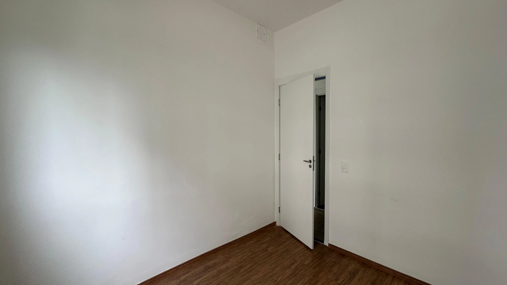 2-bedroom apartment with separate kitchen and pets allowed — photo 29