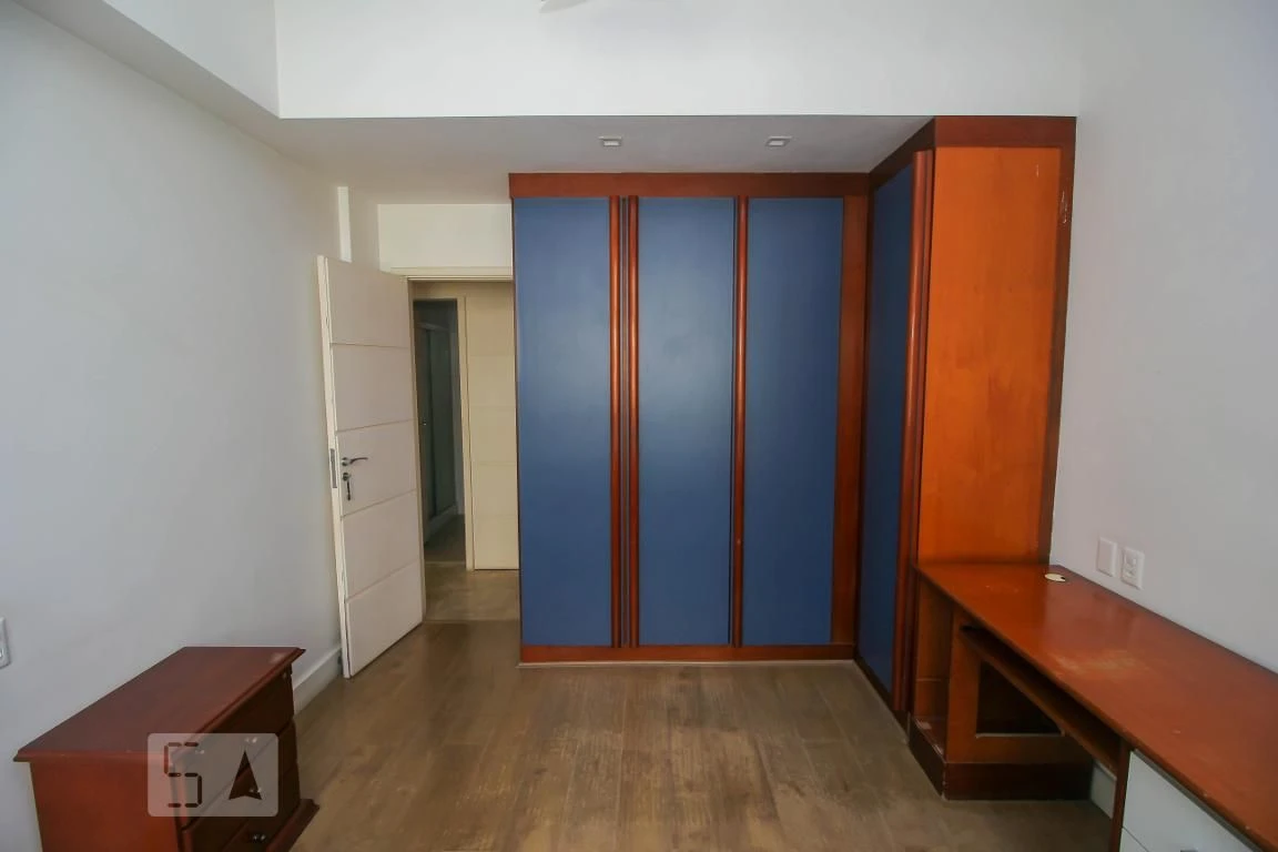 3-bedroom apartment with a home office — photo 28