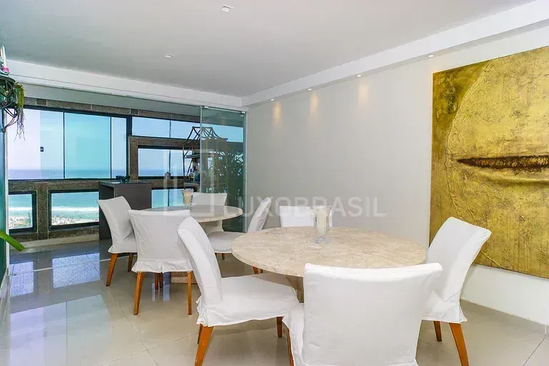 Furnished 4-bedroom apartment with 245 m² — photo 16