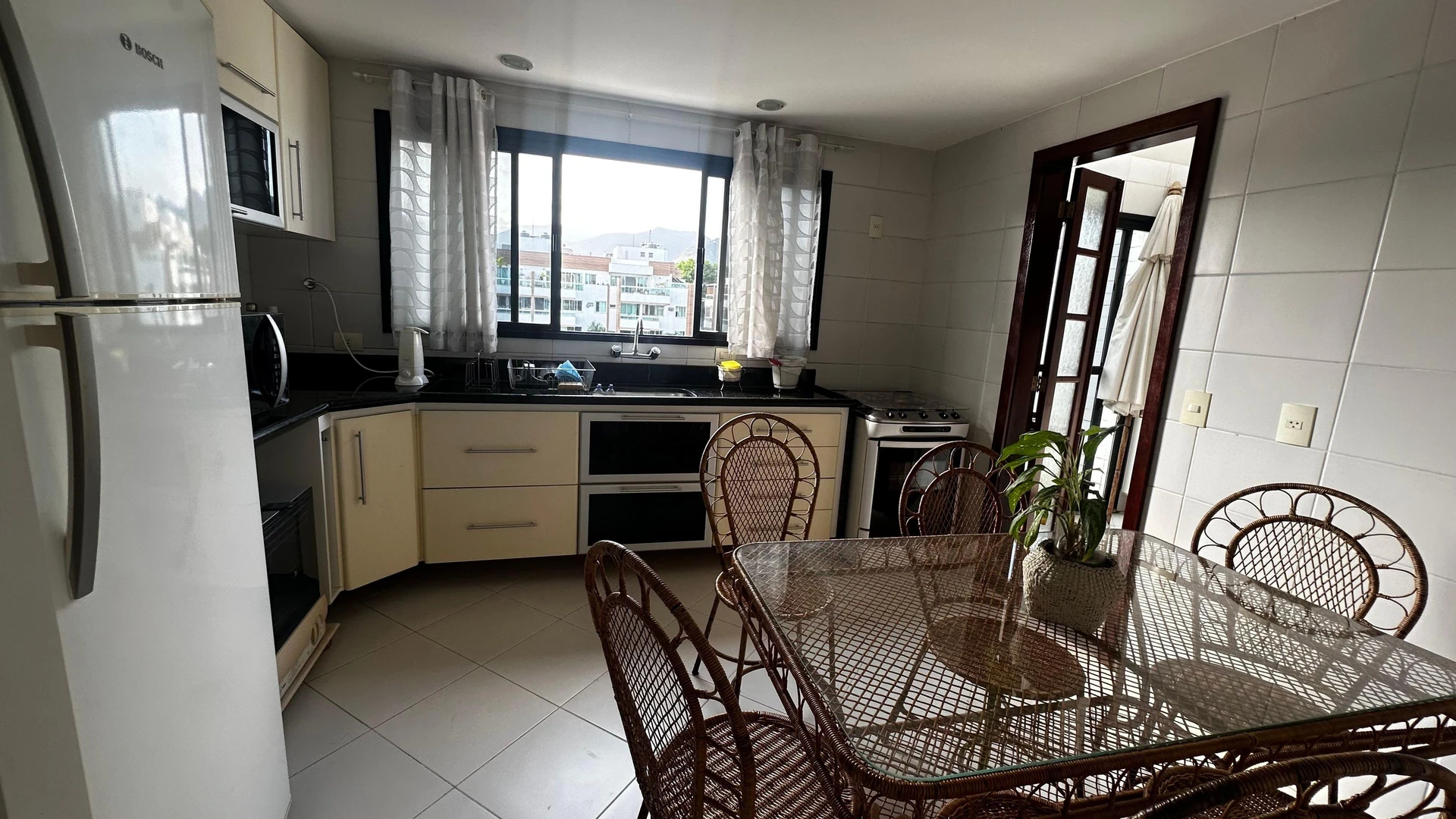 Furnished apartment with 2 bedrooms and a balcony — photo 13