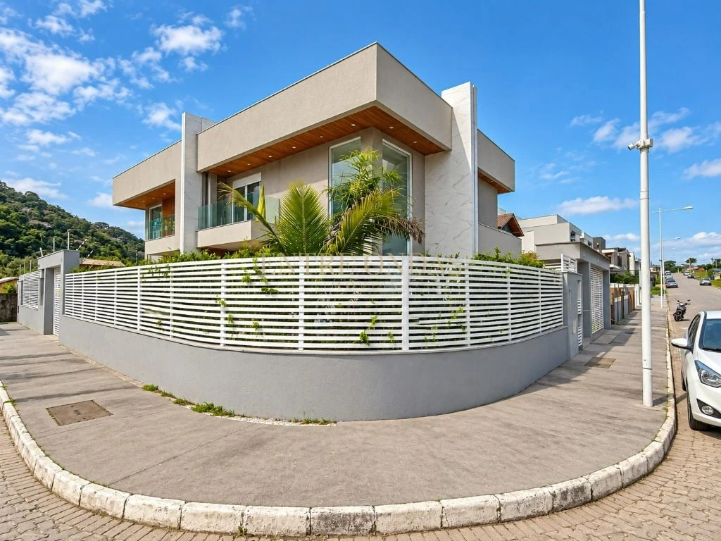 Дом с 3 спальнями, 1 сьютом и 250 м² — photo 6