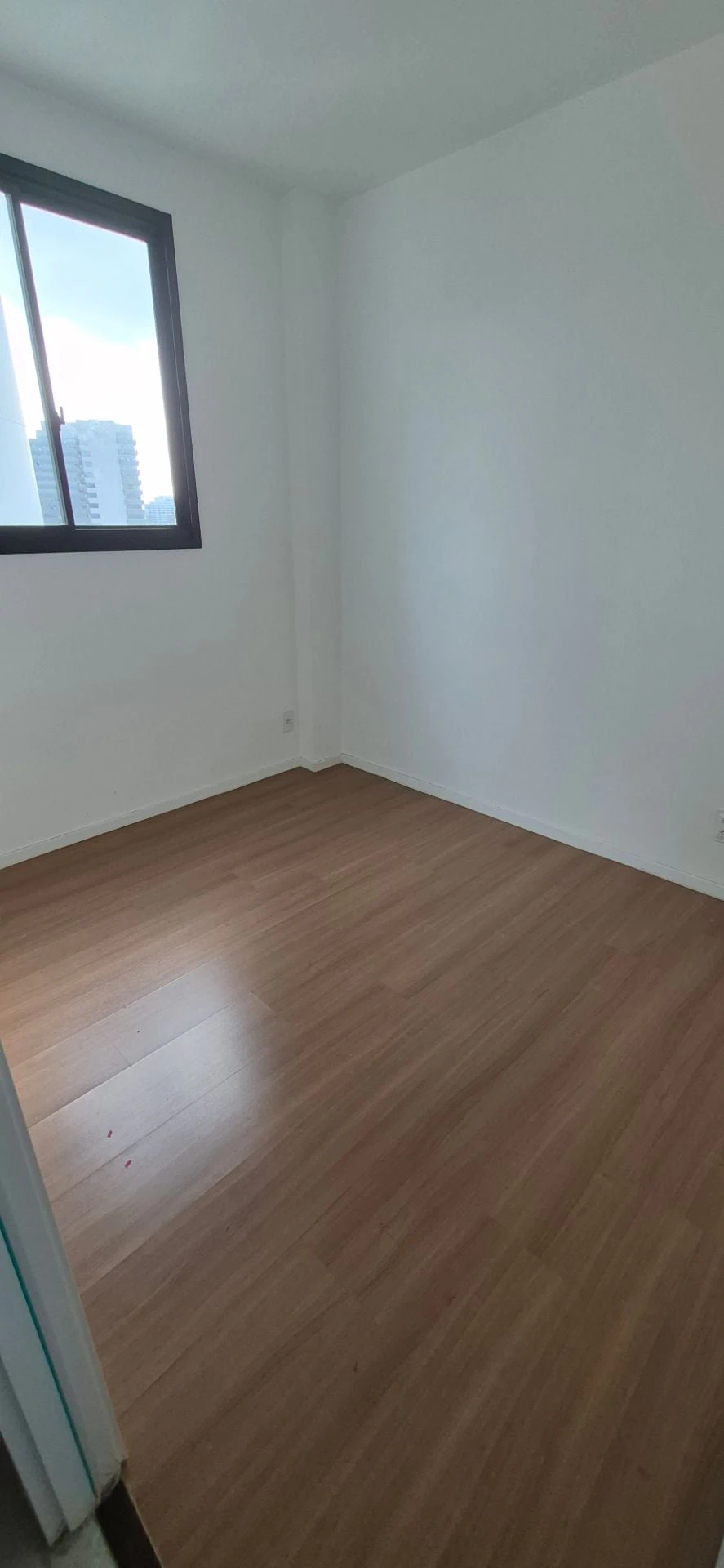 2-bedroom apartment in a building with a gym — photo 10