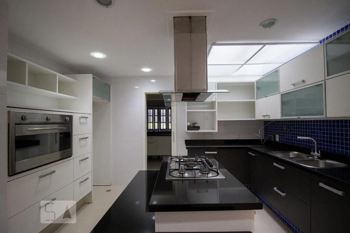 3-bedroom apartment with a balcony and built-in BBQ — photo 18