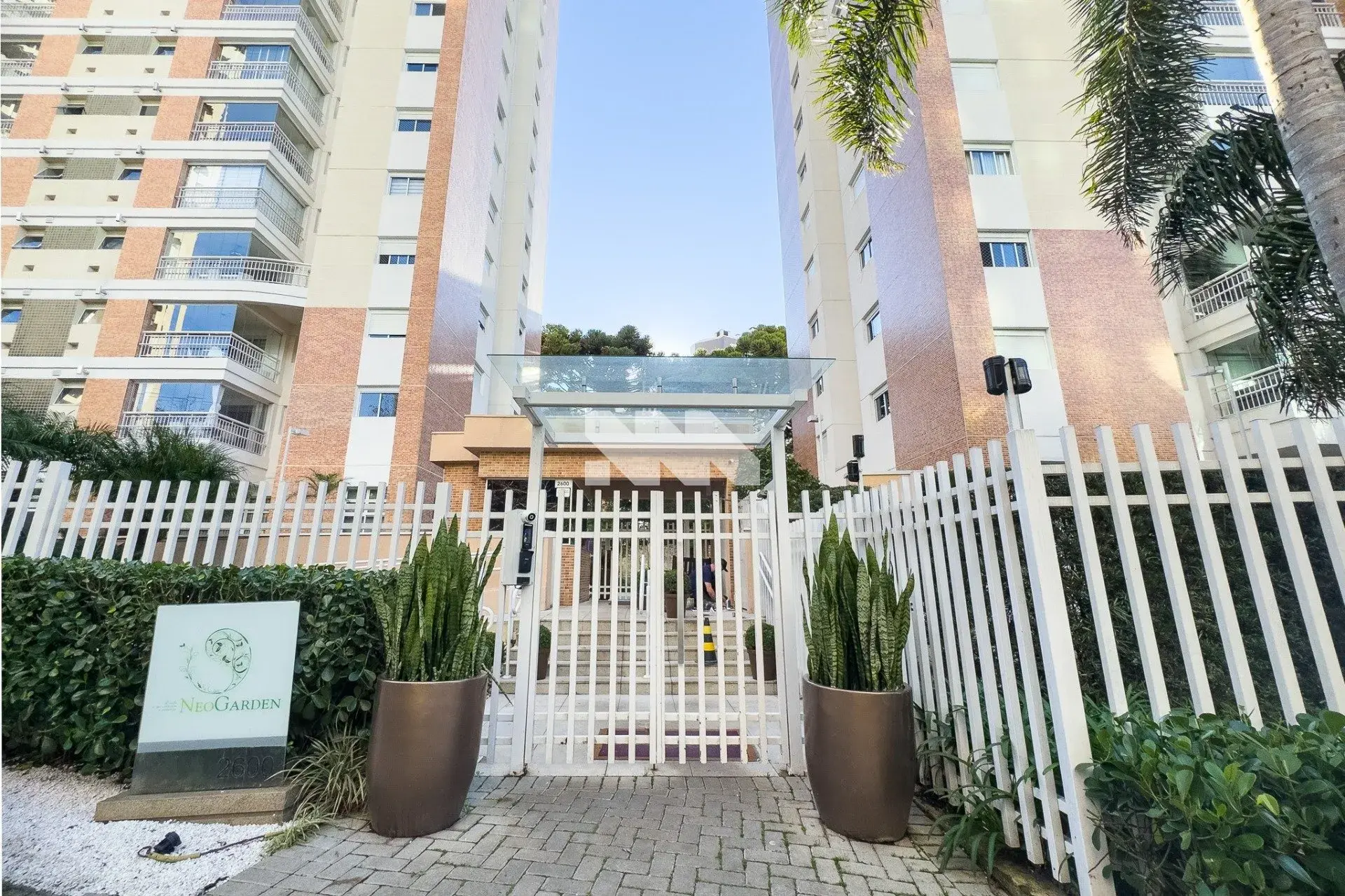Semi-furnished apartment with 3 bedrooms and balcony grill — photo 3