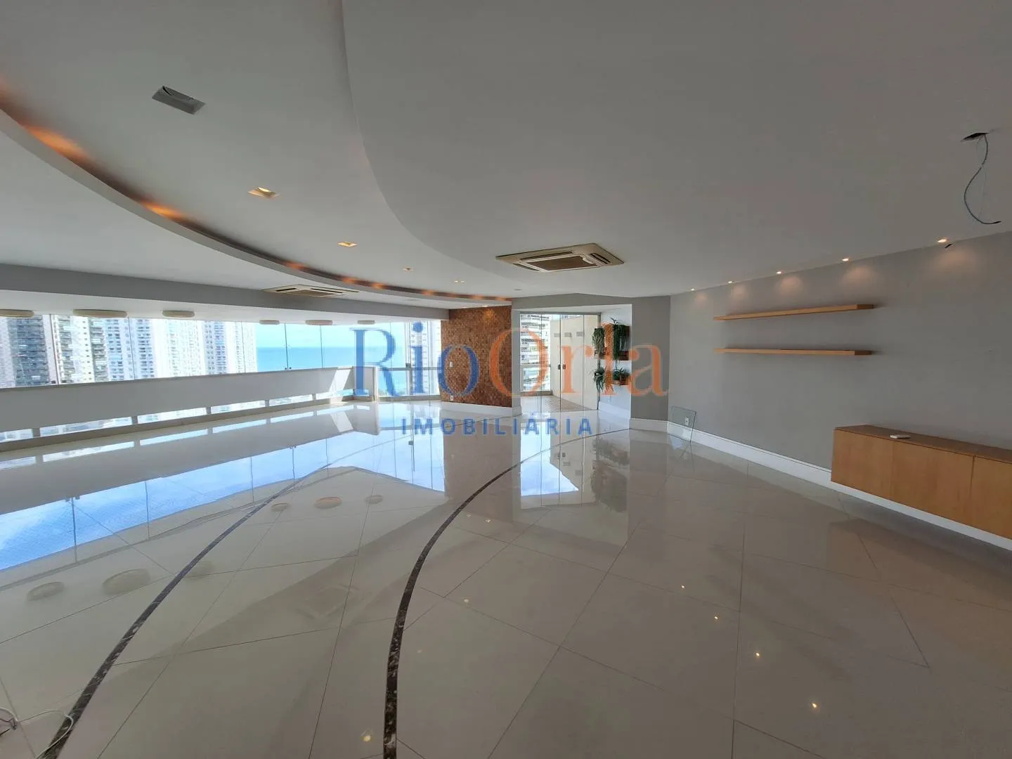 Unfurnished apartment with 4 bedrooms and 5 bathrooms — photo 26