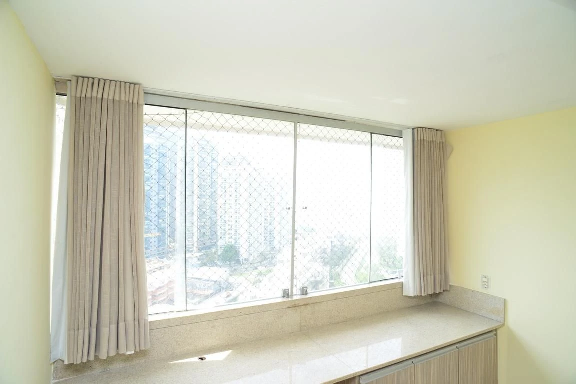 Ванна та 4 спальні: квартира 300 м² — photo 44