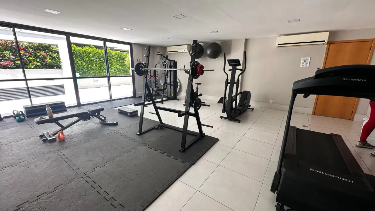 Apartamento semimobiliado com cozinha fechada e 2 vagas — photo 13