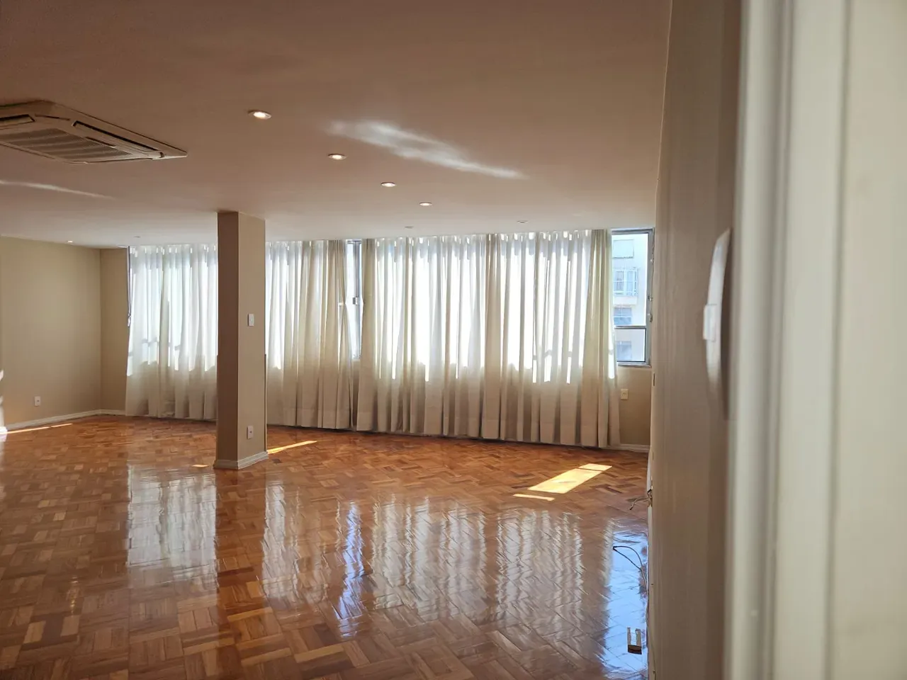 Apartamento, 200 m², com varanda envidraçada — photo 17