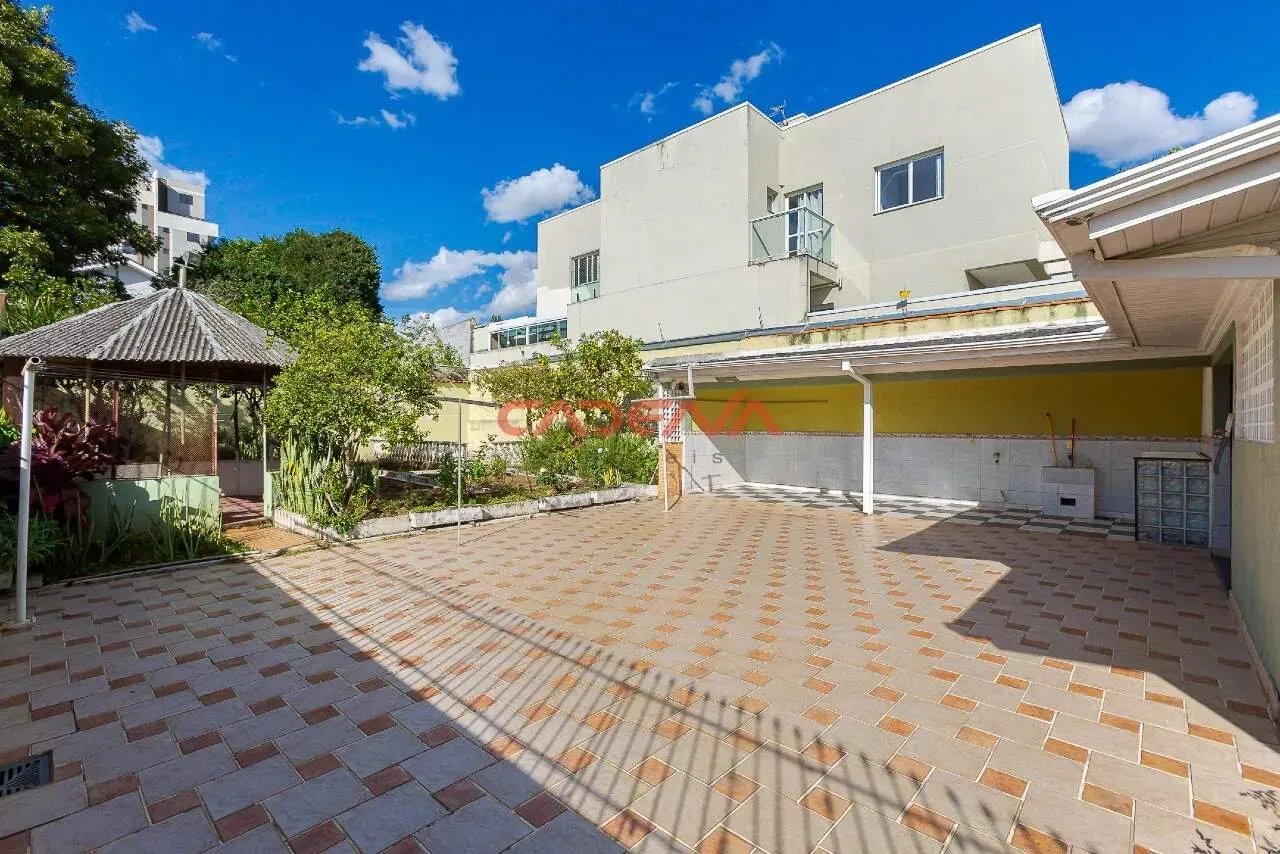House with 5 bedrooms, 3 en-suites and 660 m² with 6 spaces — photo 28