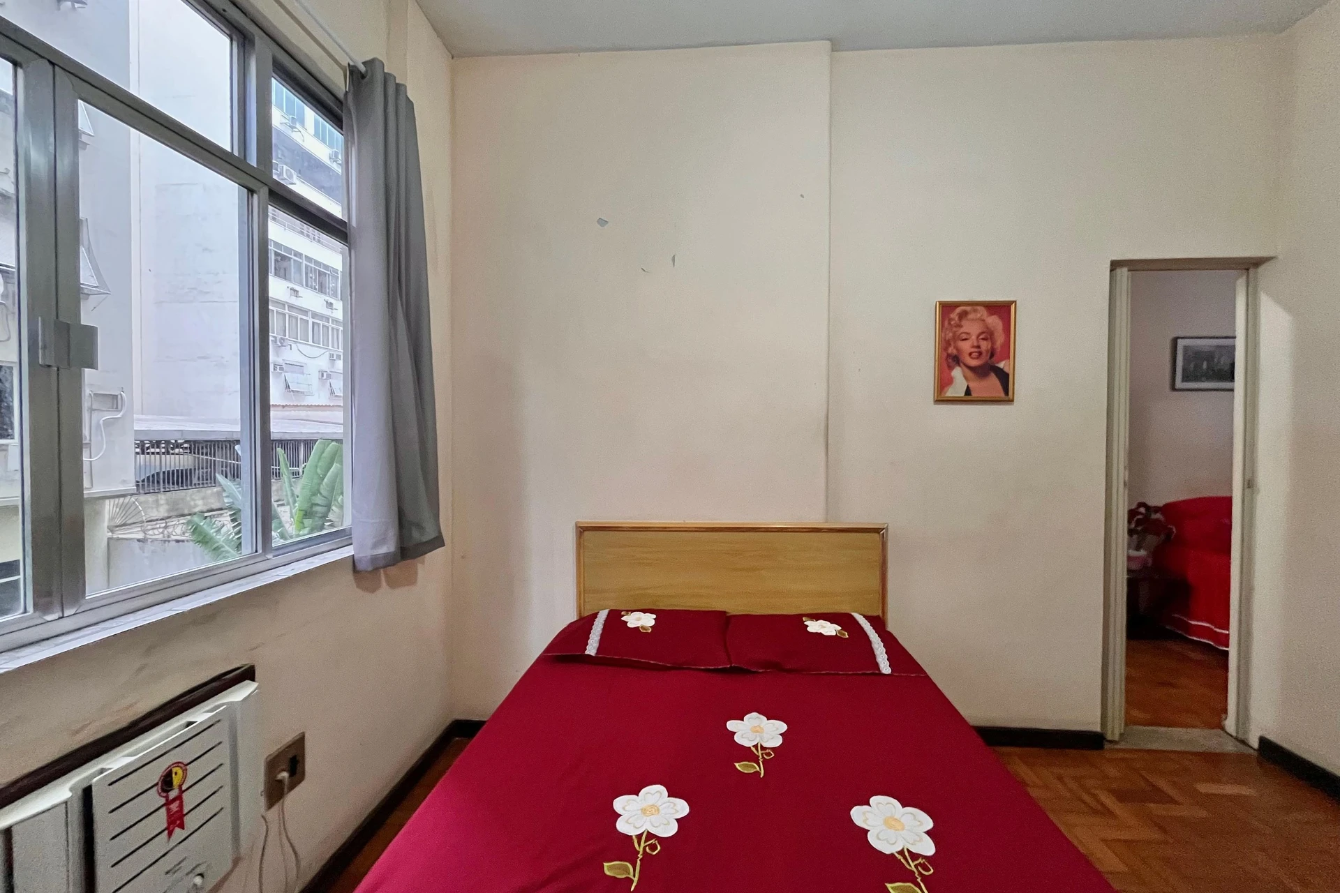 Furnished 2-bedroom apartment with a separate kitchen — photo 15