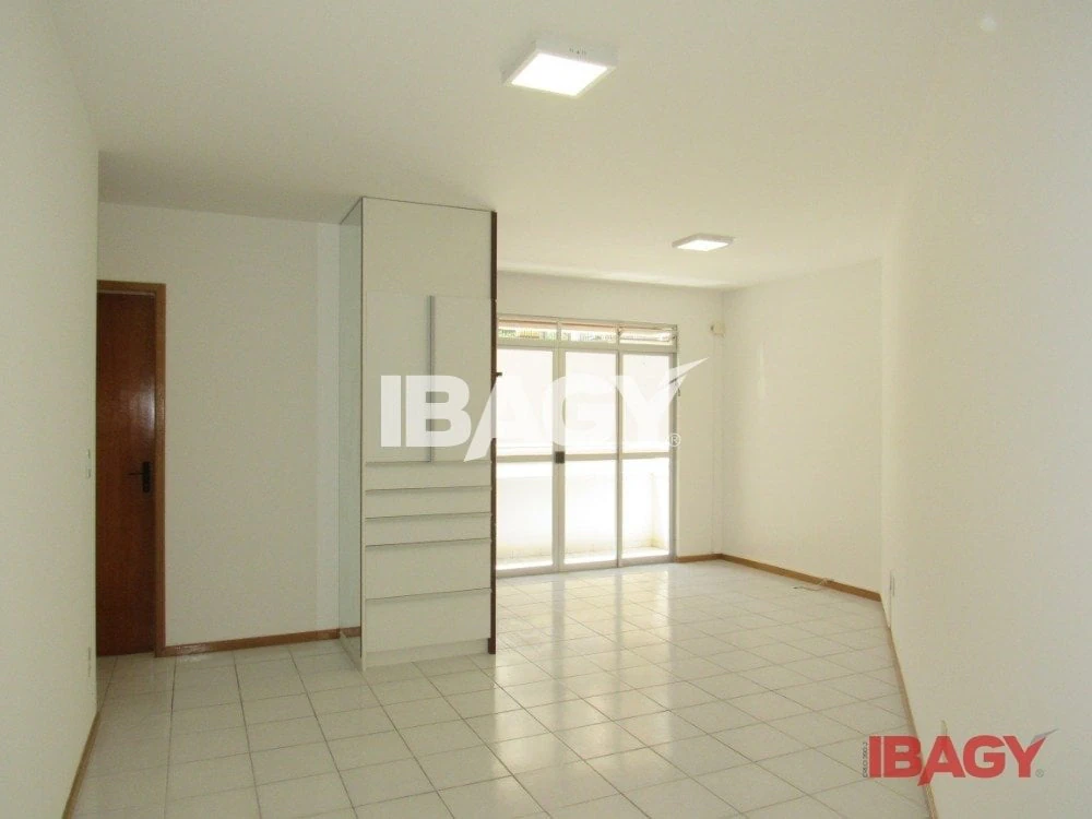 Unfurnished apartment with 2 bedrooms and parking — photo 2