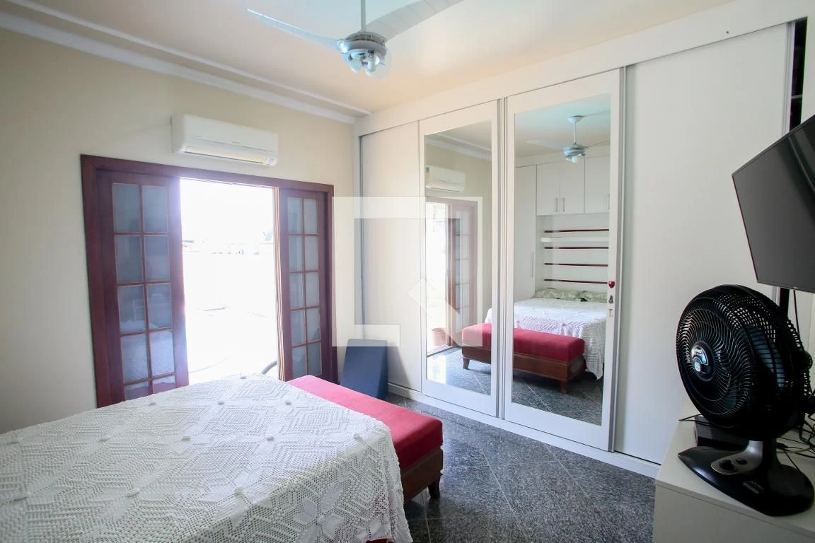 5-bedroom house with a bathtub in Rio de Janeiro — photo 4