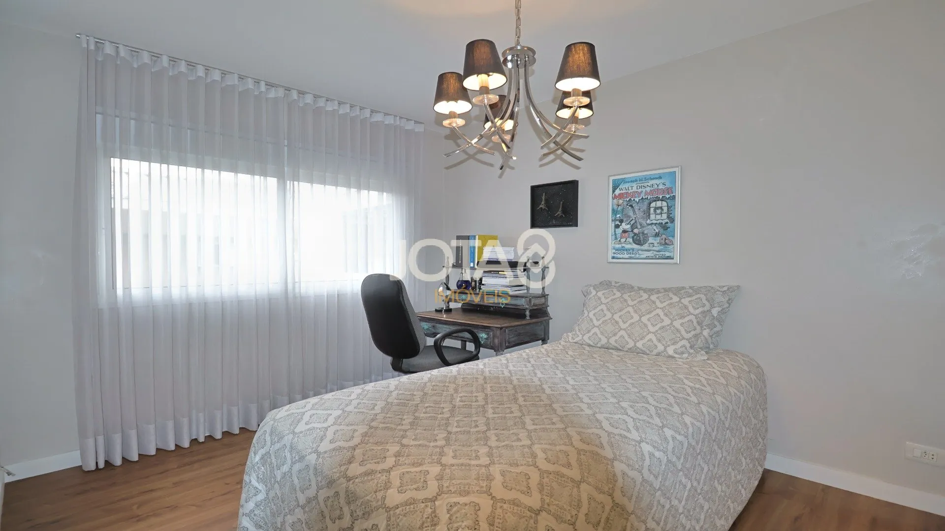 Furnished house with 4 bedrooms and open-plan kitchen — photo 27