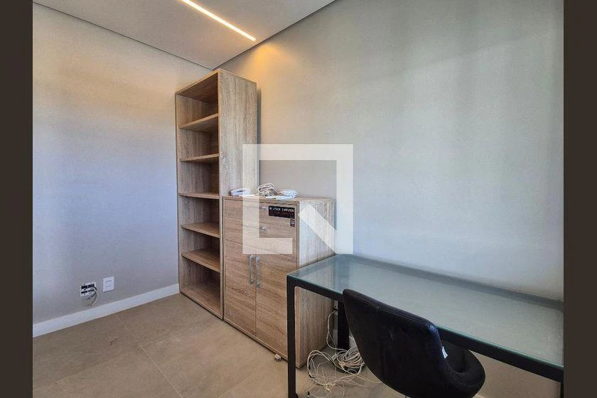 Furnished 3-bedroom apartment with balcony and views — photo 46