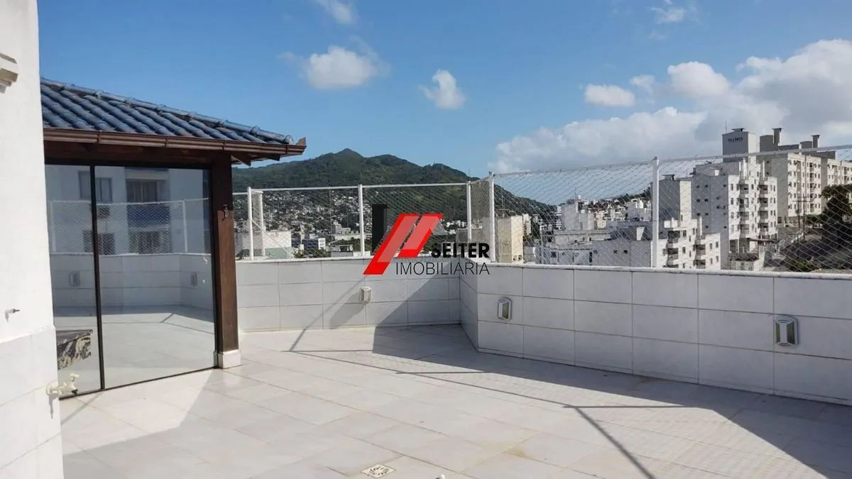 Cobertura duplex mobiliada com 173 m² e varanda gourmet
