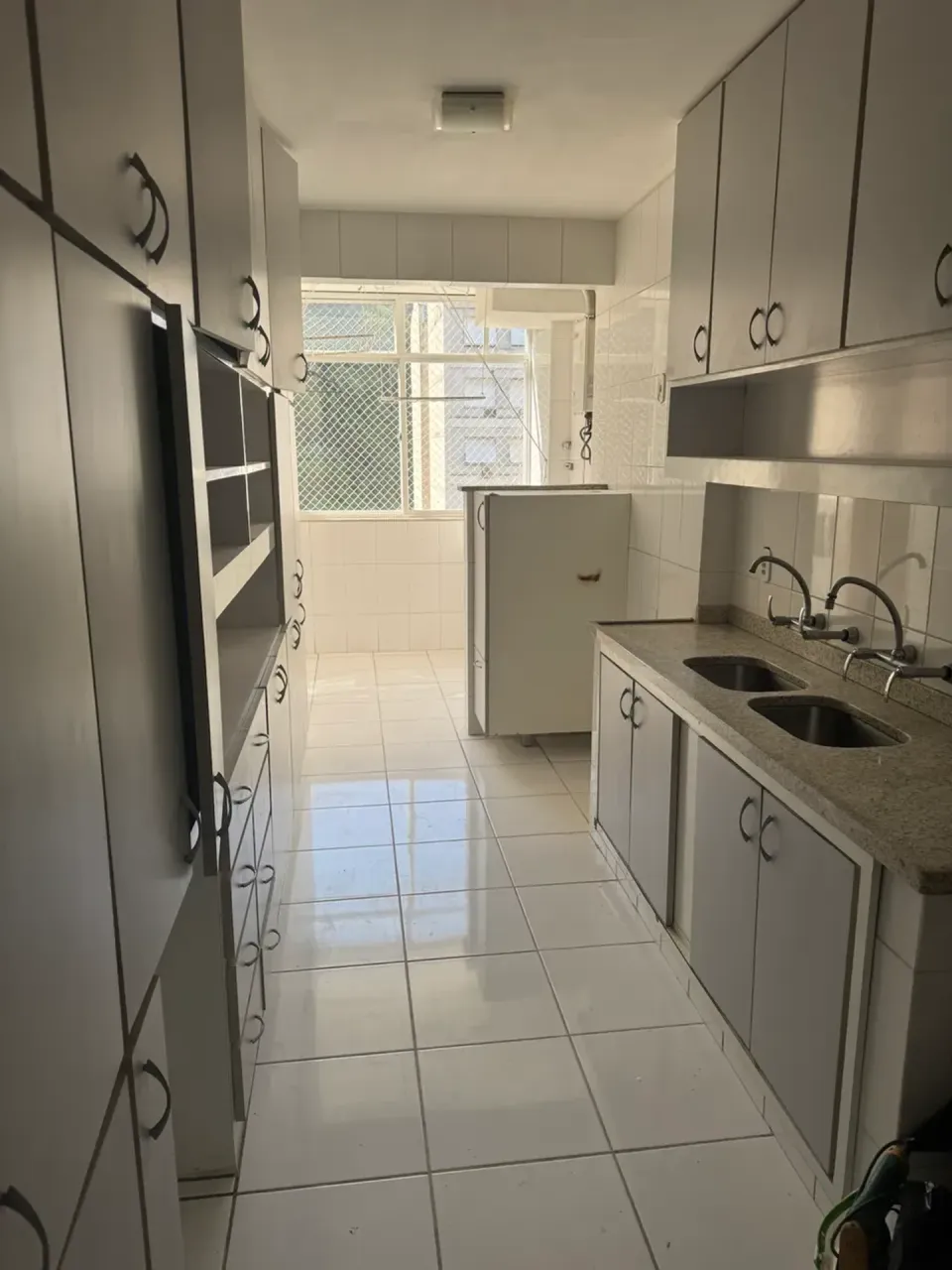 3-bedroom apartment with parking and a closed kitchen — photo 2