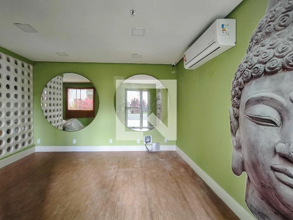 Glass-enclosed balcony in a one-bedroom apartment, 36 m² — photo 23