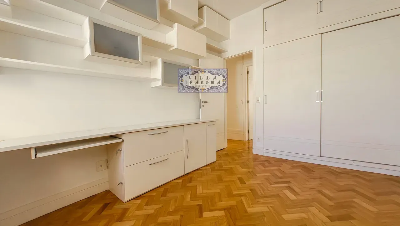 3-bedroom apartment with floor-to-ceiling windows — photo 14