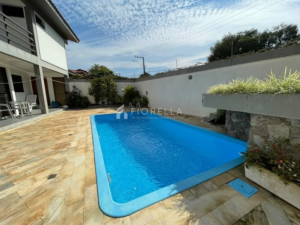 Furnished house, 376 m², with a water view — photo 45