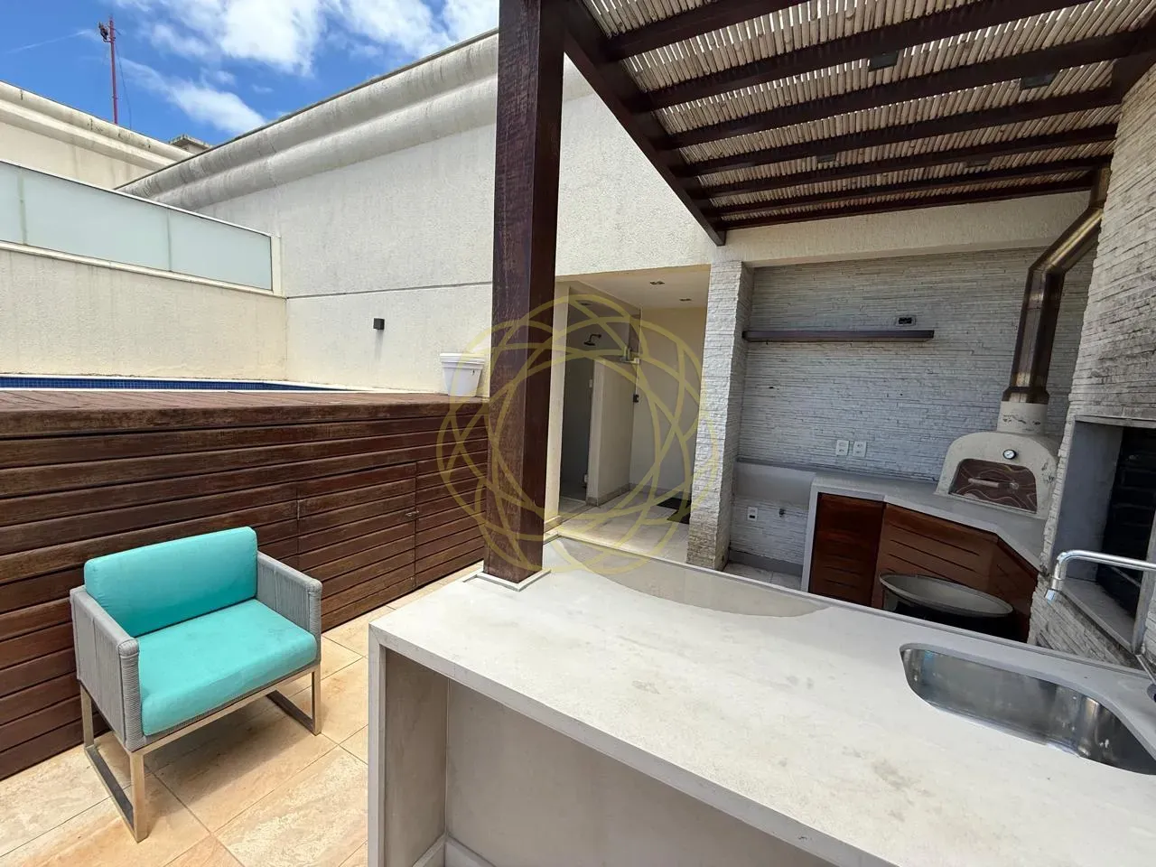 Penthouse-style apartment with 4 bedrooms and 5 baths — photo 19
