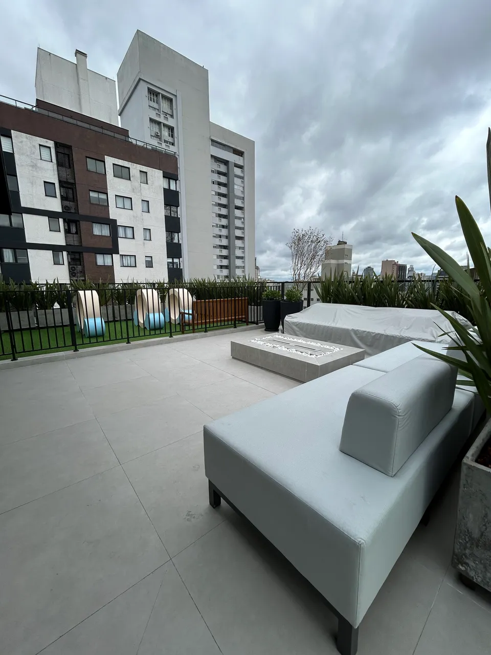 Apartamento de 1 quarto e 1 banheiro com varanda fechada — photo 10