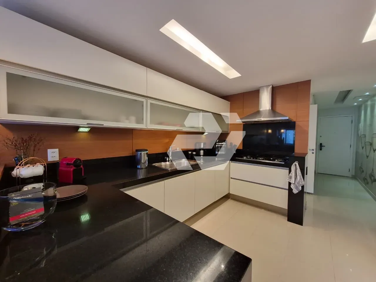 4-bedroom, 5-bath apartment with balcony and 3 parking — photo 57