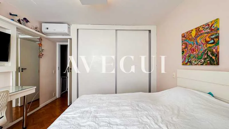 Duplex penthouse with balcony, 5 bedrooms and 5 baths — photo 20