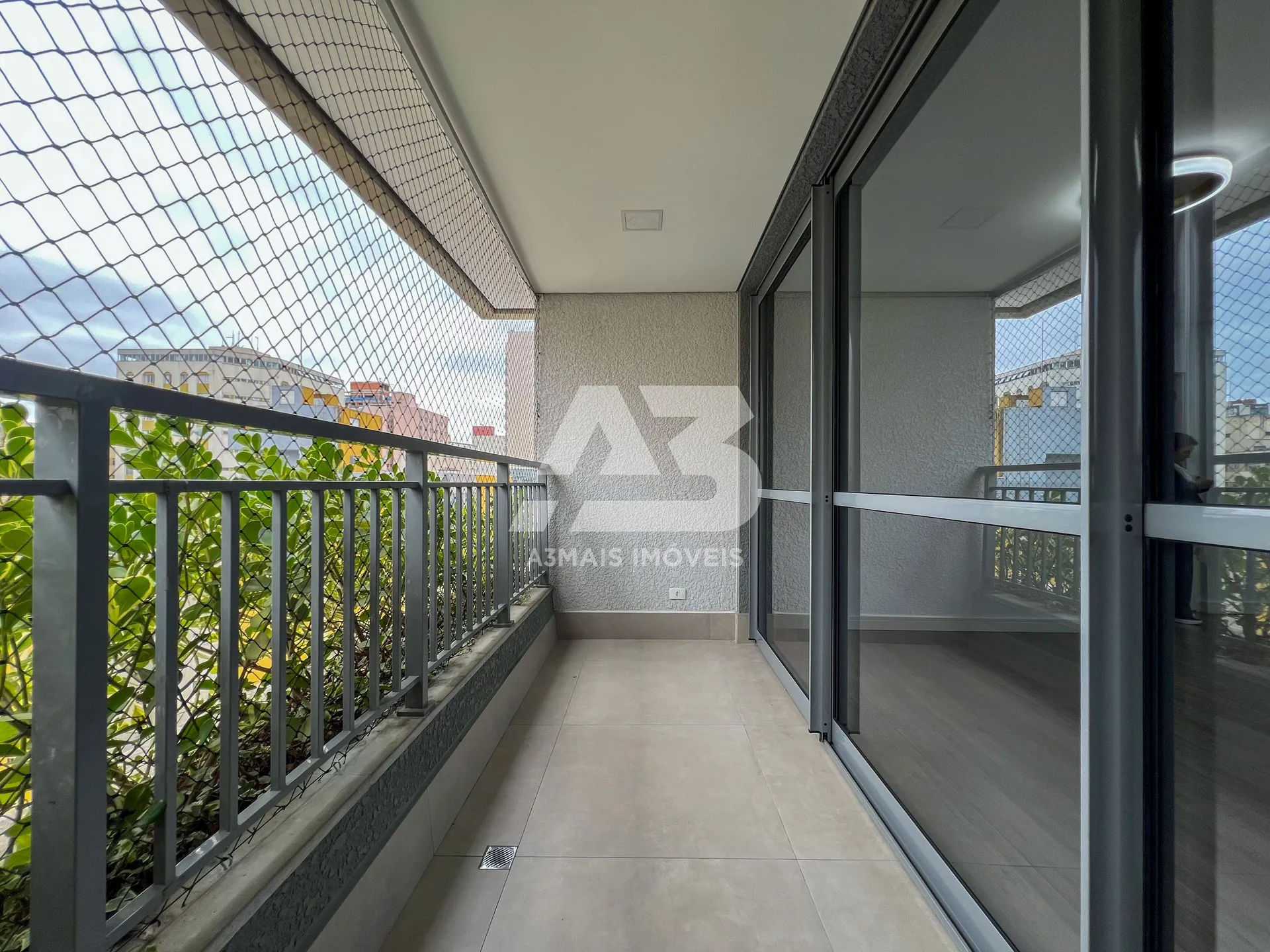 103 m² apartment with an open-plan gas kitchen — photo 4