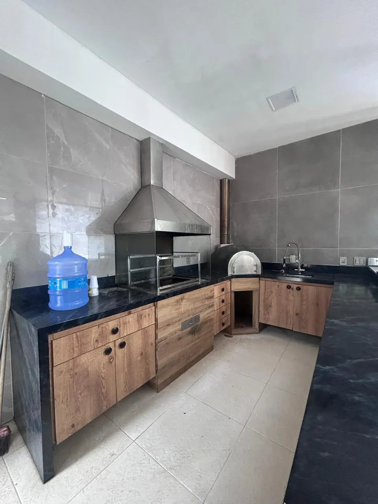 5-bedroom house with a walk-in closet in Rio de Janeiro — photo 15