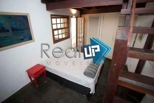 Casa com 6 quartos e piscina aberta compartilhada — photo 3