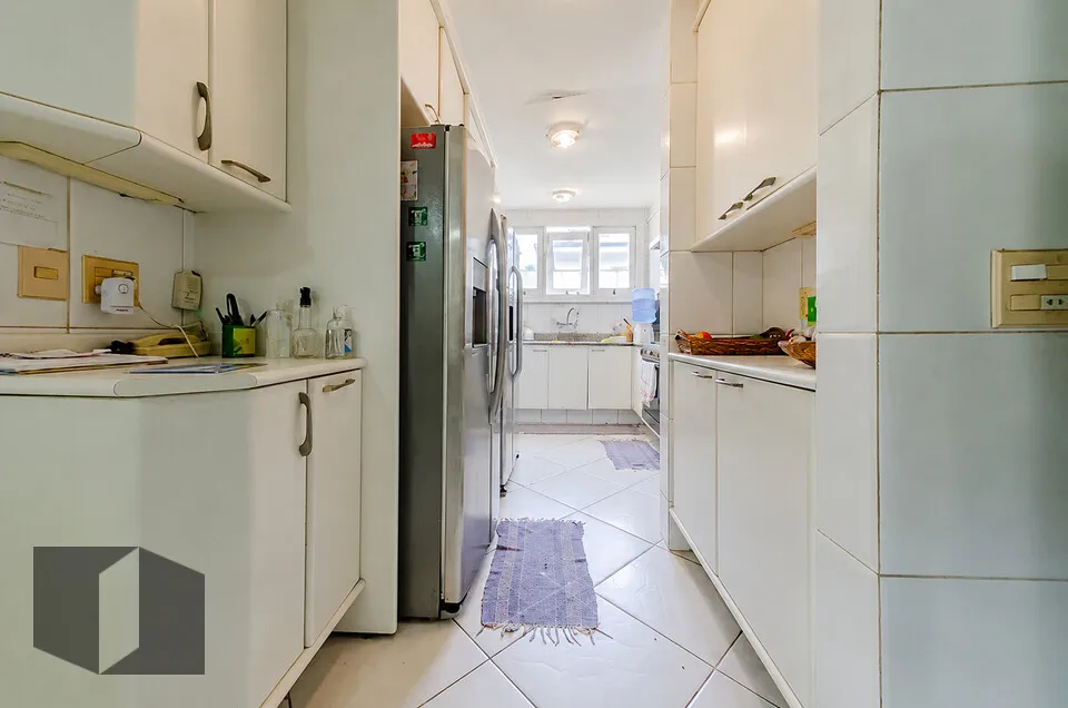 690 m² house with 6 bedrooms and balcony grill — photo 37