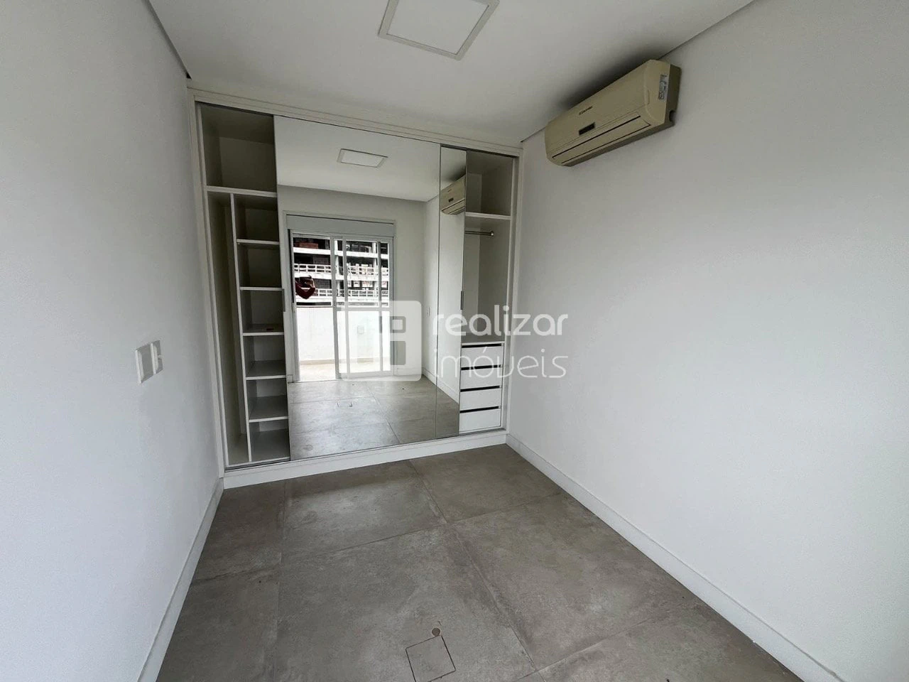 3-bedroom apartment with floor-to-ceiling windows — photo 12