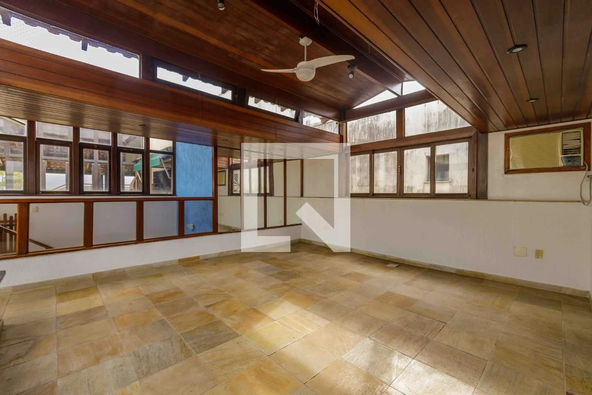 Ванна та 4 спальні: квартира 360 м² — photo 46